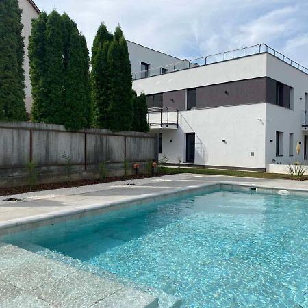 Oasis Apartman ハイデゥソボスロー エクステリア 写真