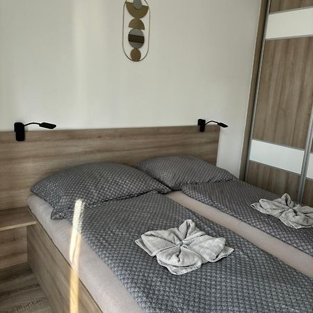 Oasis Apartman ハイデゥソボスロー エクステリア 写真