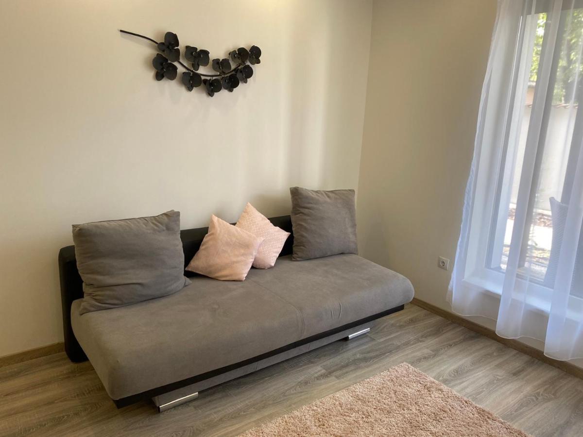 Oasis Apartman ハイデゥソボスロー エクステリア 写真